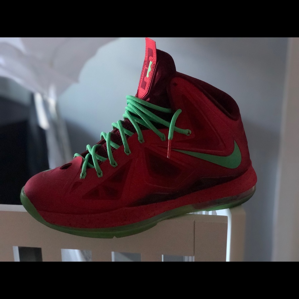 Nike LeBron X “Christmas” - Picture 3 of 8